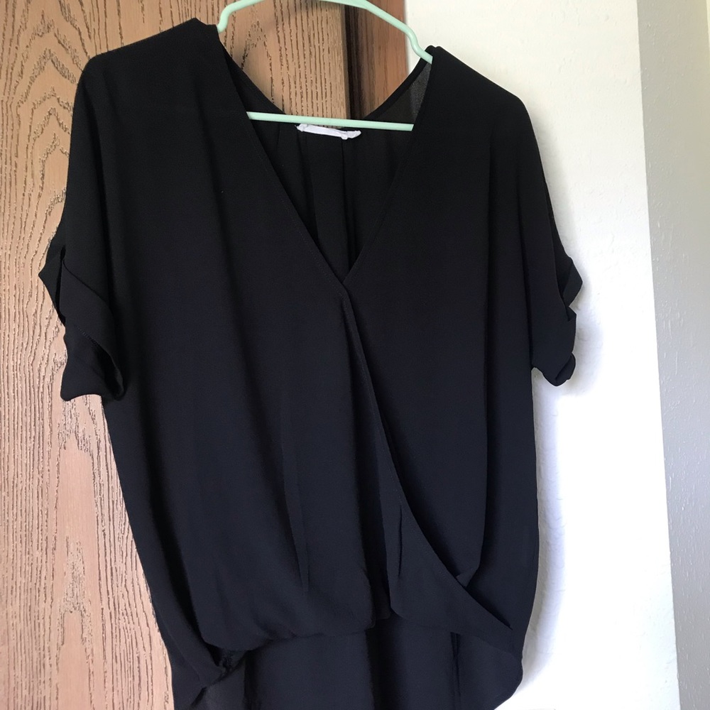 Black high low shirt
